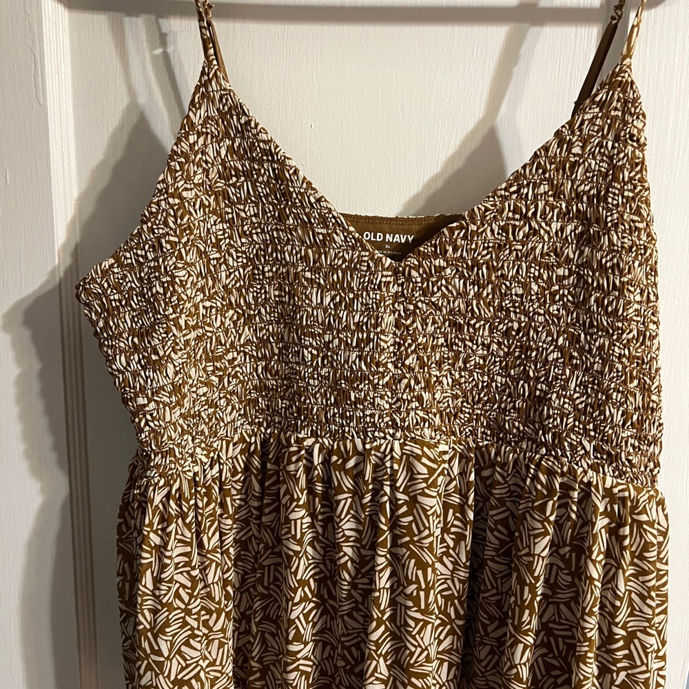 Old Navy Brown and White Textured Top